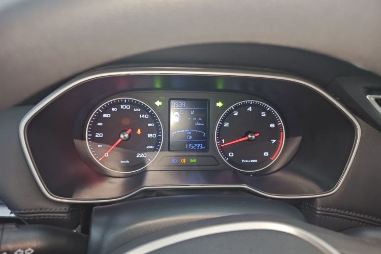 Used Roewe RX3 2018 1.6L Manual Entry-Level Model
