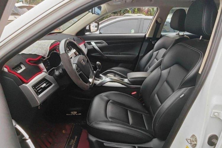 Used Geely Auto Emgrand X7 Sport 2016 2.0L Manual ZhiShang Version
