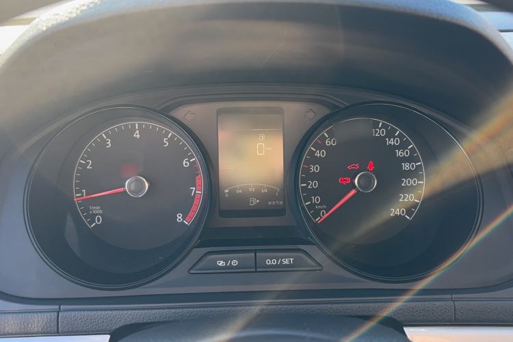 Used Volkswagen Lavida 2015 1.6L Manual Fashion Edition
