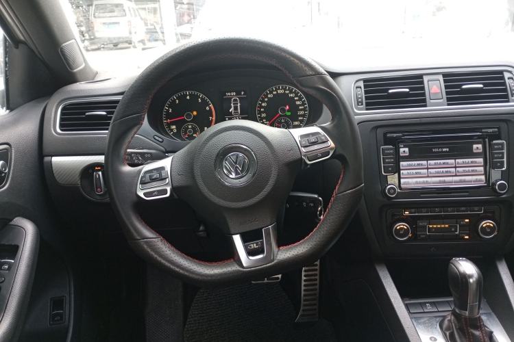 Used Volkswagen Sagitar 2013 2.0 TSI GLI
