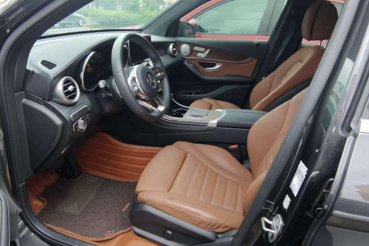 Used Mercedes-Benz GLC 2020 GLC 300 L 4MATIC AMG-Line
