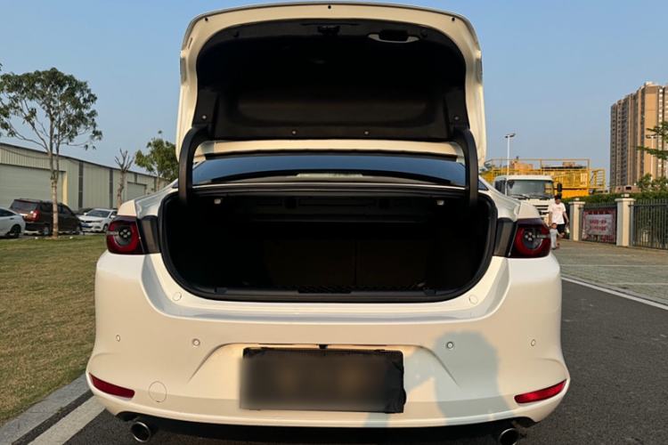 Used Mazda Mazda 3 Axela 2023 2.0L Automatic ZhiZhen Edition
