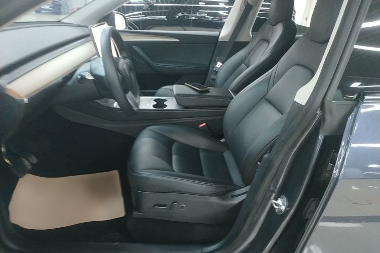 Used Tesla Model Y 2022 Long-Range All-Wheel-Drive Version
