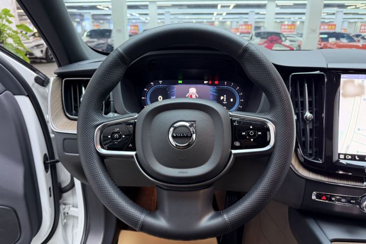 Used Volvo XC60 2024 B5 4x4 Smart Luxury Edition
