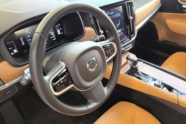 Used Volvo S90 2019 T5 Zhiyi Edition
