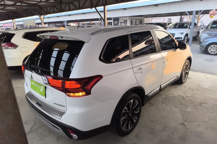 Used Mitsubishi Outlander 2020 2.0L Two-Wheel Drive Enjoyment Version 5 Seats
