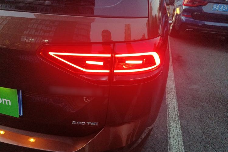 Used Volkswagen Touran 2018 Volkswagen Touran L 280TSI DSG Comfort Edition 7 Seats China V Emission Standard
