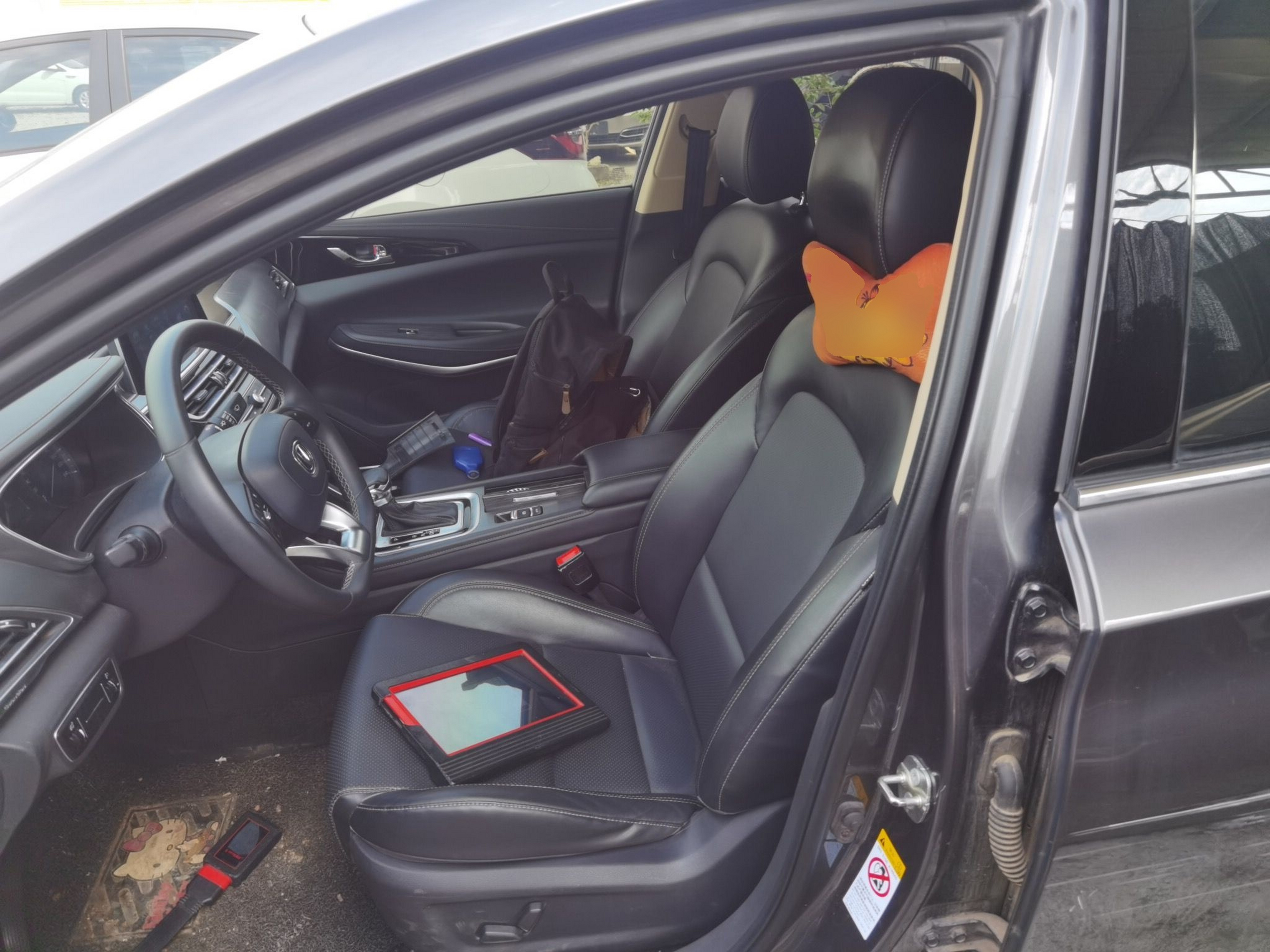 Переднее сиденье в автомобиле