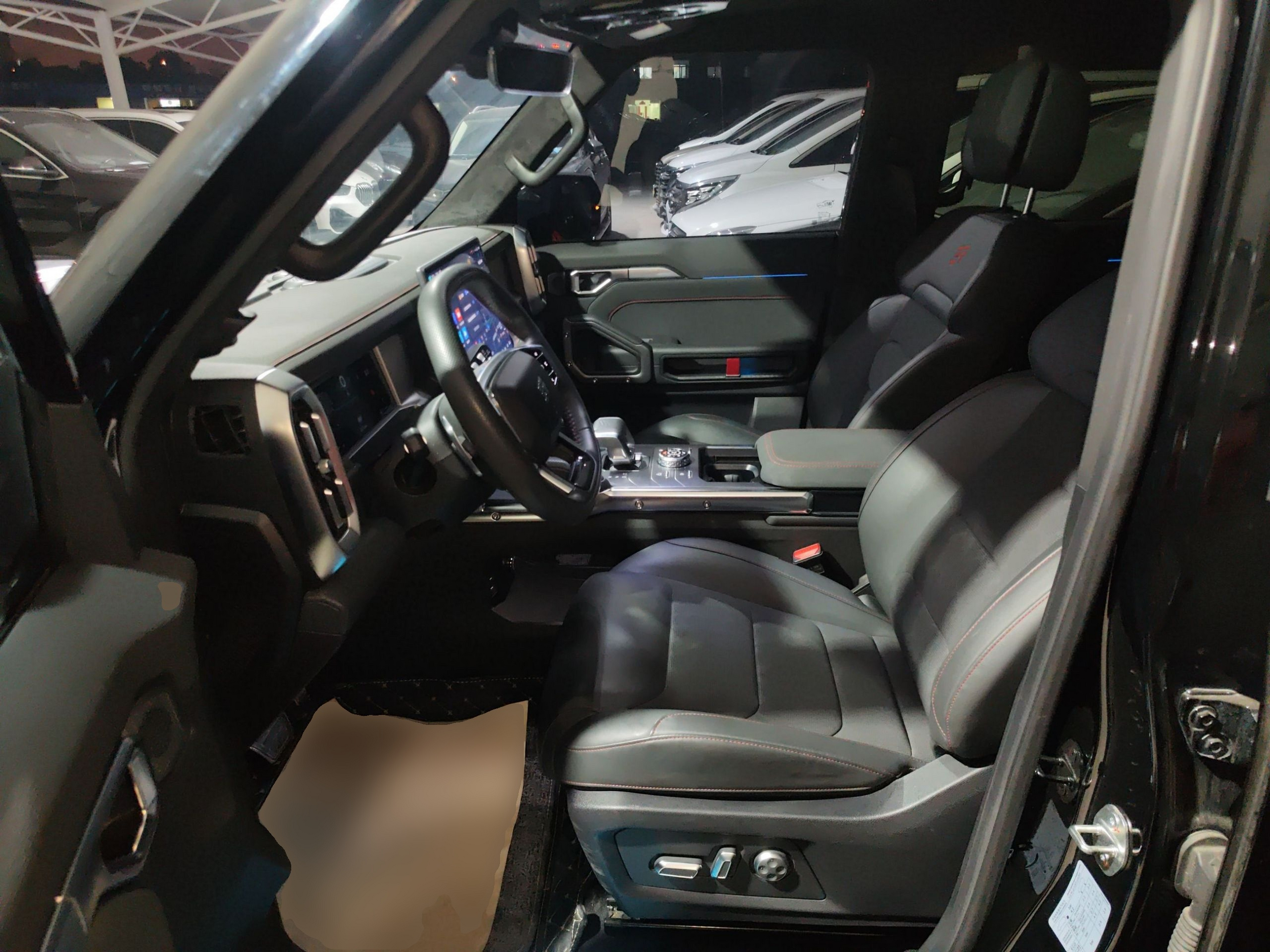 المقاعد الأمامية داخل السيارة