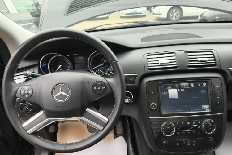 Used Mercedes-Benz R-Class 2017 R 320 4MATIC Business Edition Prestige Model