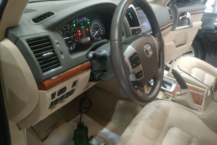 Used Toyota Land Cruiser 2012 4.0L Automatic VX