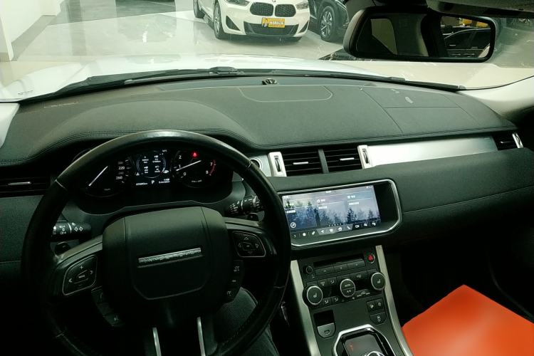 Used Land Rover Range Rover Evoque 2018 240 PS SE Smart Brilliance Edition