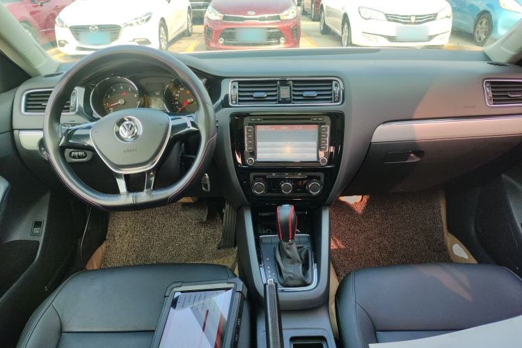 Used Volkswagen Sagitar 2015 1.6L Automatic Comfort Model