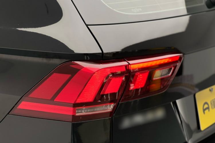 Used Volkswagen Tiguan L 2019 Updated Version 330TSI Automatic Two-Wheel Drive Panoramic Comfort Edition China VI Standard
