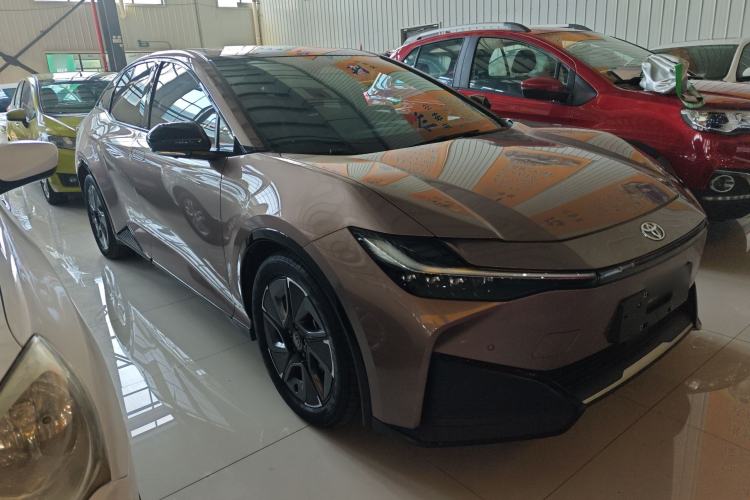 Used Toyota bZ3 2023 616 km Long-Range Premium
