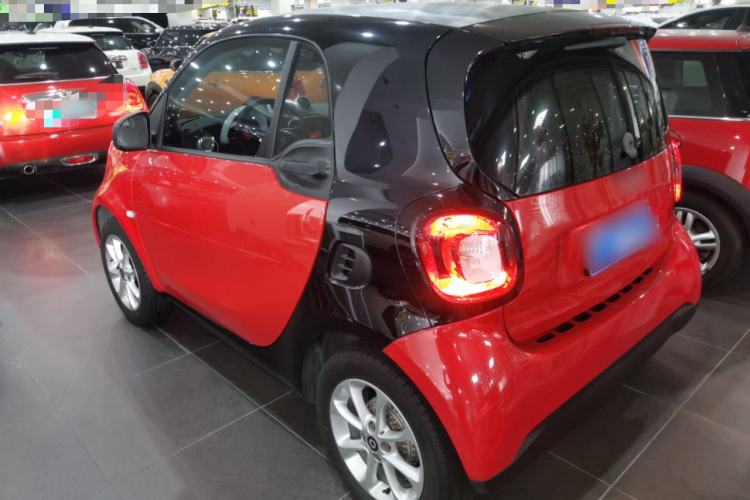 Used  fortwo 2015 1.0L 52 kW hardtop Dynamic version
