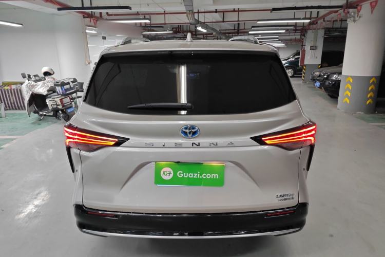 Used Toyota Sienna 2021 2.5L Hybrid Premium Edition