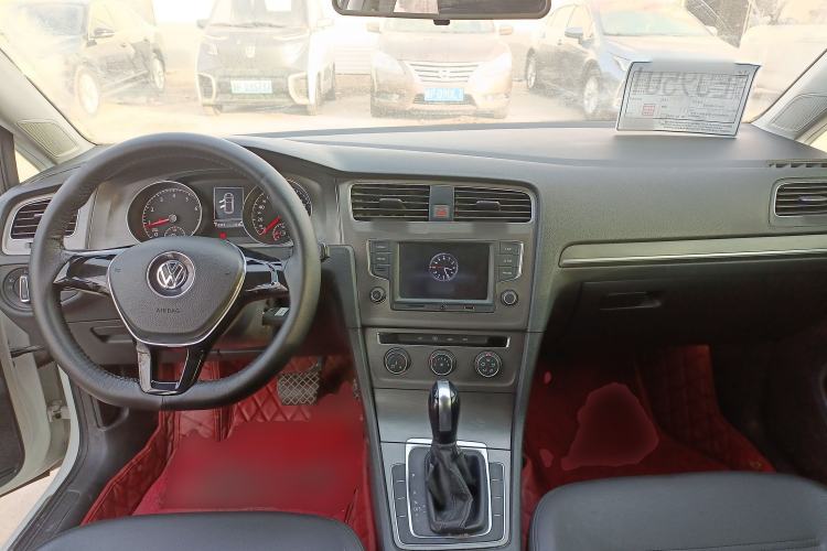 Used Volkswagen Golf 2016 230TSI Automatic Comfort Version
