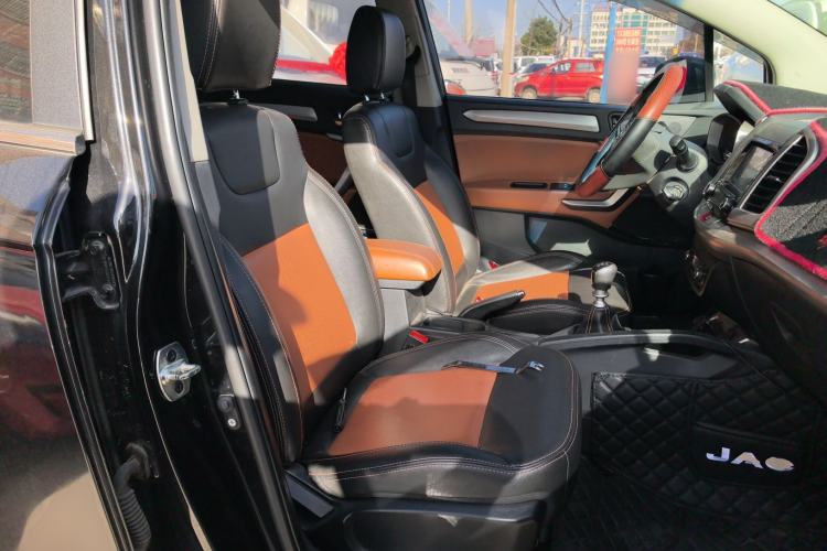 Used  Refine S3 2014 1.5L Manual Luxury Smart Model
