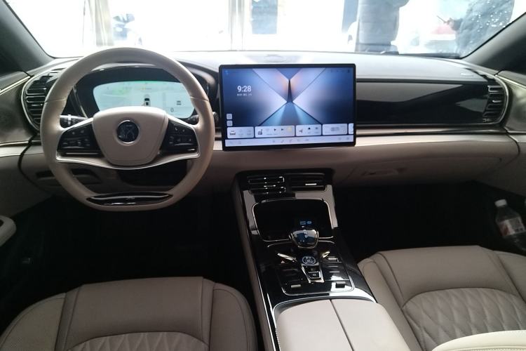 Used BYD Han 2024 EV Glory Edition 605KM Front-Wheel-Drive Premium Model
