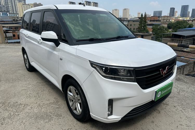 Used Wuling Hongguang PLUS 2020 1.5T Manual Commercial Vehicle 7 Seats
