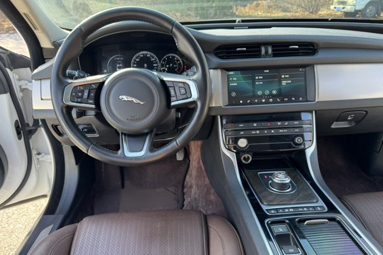 Used Jaguar XFL 2019 XFL 2.0T 250 PS Two-Wheel-Drive Luxury Edition
