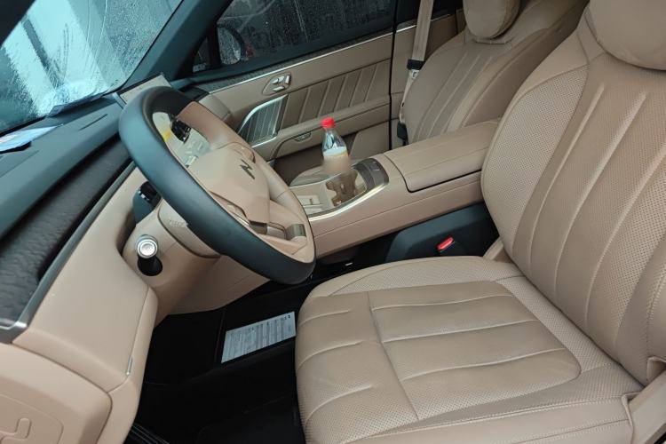 Used ONVO Luxeed L90 2025 Model—Ultra Six-Seater Version
