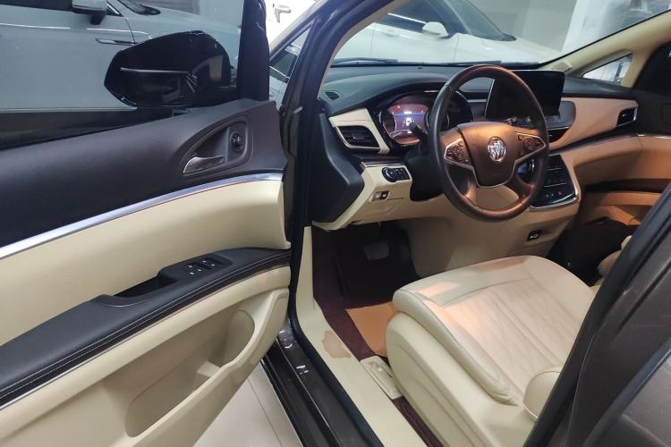 Used Buick GL8 2023 Facelifted Land Cruiser Executive Luxury Version