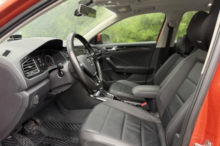 Used Volkswagen T-ROC 2018 280TSI DSG Two-Wheel Drive Comfort Version China VI Standard