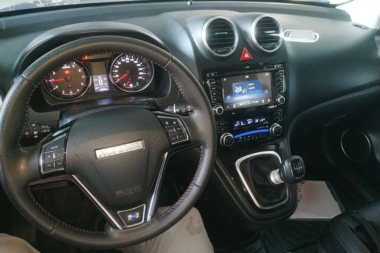 Used Haval H6 2016 Upgraded Model 1.5T Manual Two-Wheel Drive Elite Version
