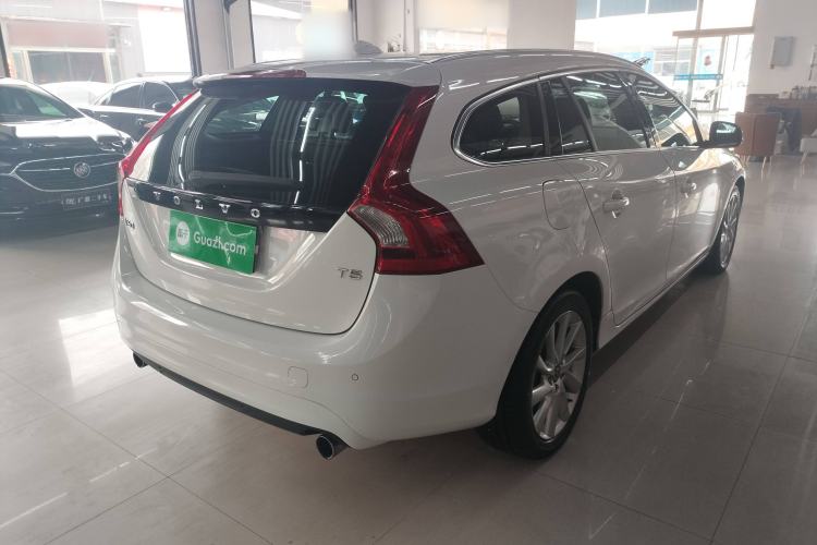 Used Volvo V60 2014 T5 Zhiyi Edition
