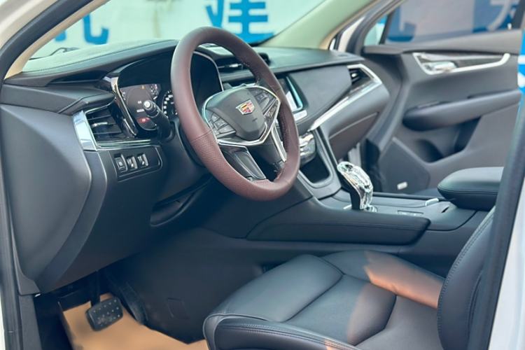 Used Cadillac XT5 2018 25T Luxury Model
