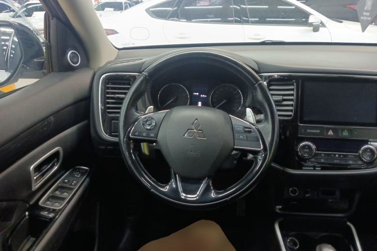 Used Mitsubishi Outlander 2020 2.4L 4x4 Zhi Xiang Edition 5 Seats