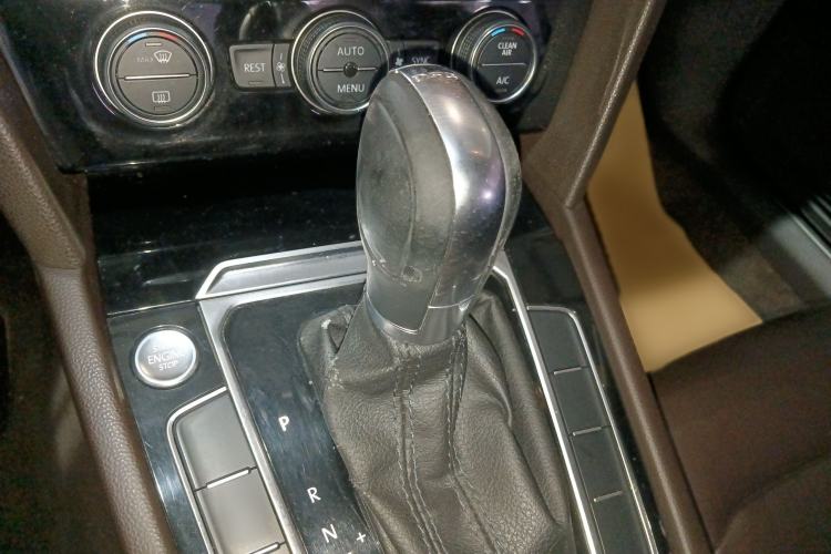 Used Volkswagen Magotan 2019 330TSI DSG Luxury Model China V Standard
