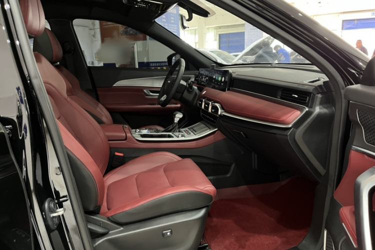 Used JETOUR X70 PLUS 2025 1.5T CVT Flagship PRO 7-Seater