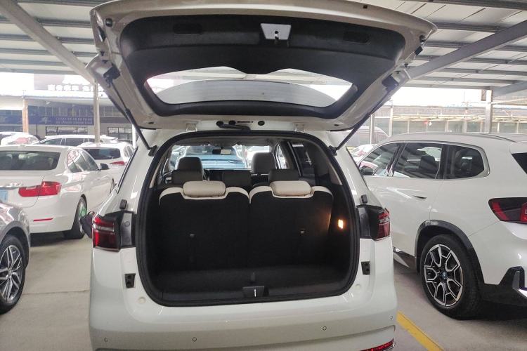 Used BYD Song MAX New Energy 2022 DM-i 105KM Prestige Model
