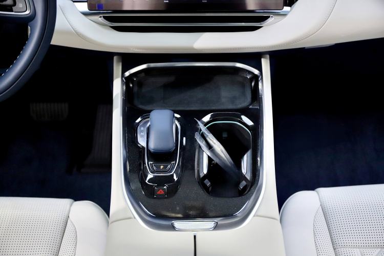 Used Zeekr 009 2024 Six-Seat Executive Version 4WD 140 kWh
