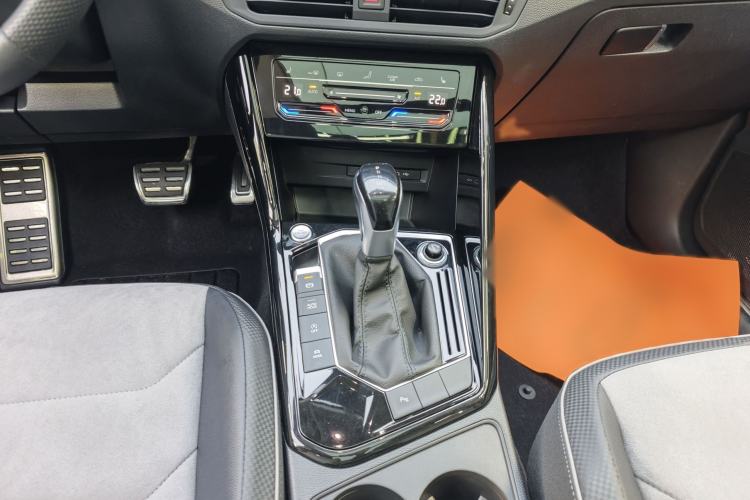 Used Volkswagen Tayron X 2020 330TSI Two-Wheel Drive Luxury Smart Connectivity Version
