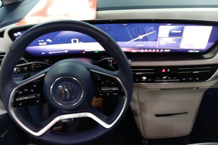 Used Buick Century 2023 2.0T Six-Seater Yinshi Edition
