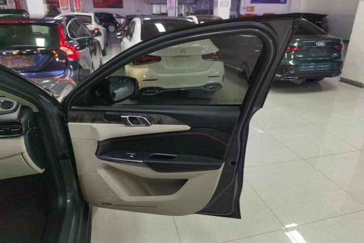 Used Lynk & Co 02 2018 1.5T DCT Two-Wheel Drive Zhaopu Version China V Standard
