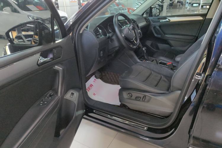 Used Volkswagen Tiguan L 2018 380TSI Automatic All-Wheel Drive Luxury Edition
