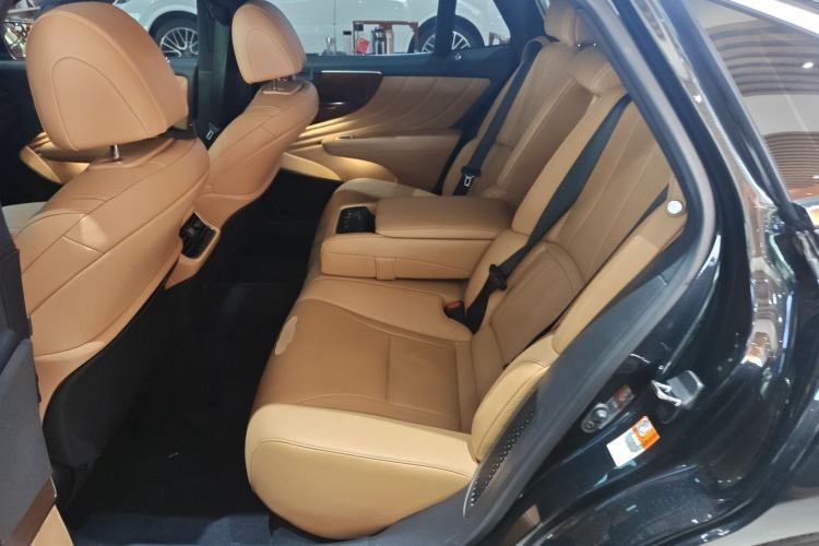 Used Lexus LS 2021 500h Excellence Edition
