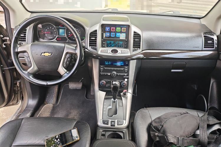 Used Chevrolet Captiva 2015 2.4L 4x4 Flagship Edition 7-Seater
