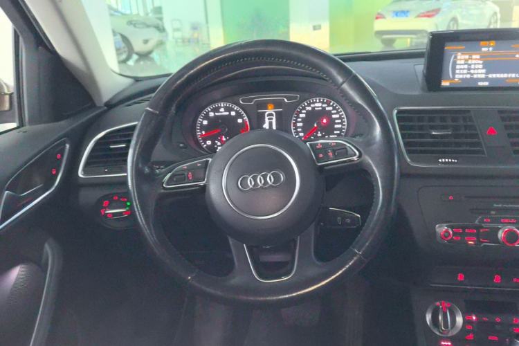 Used Audi Q3 2015 35 TFSI Comfort Model
