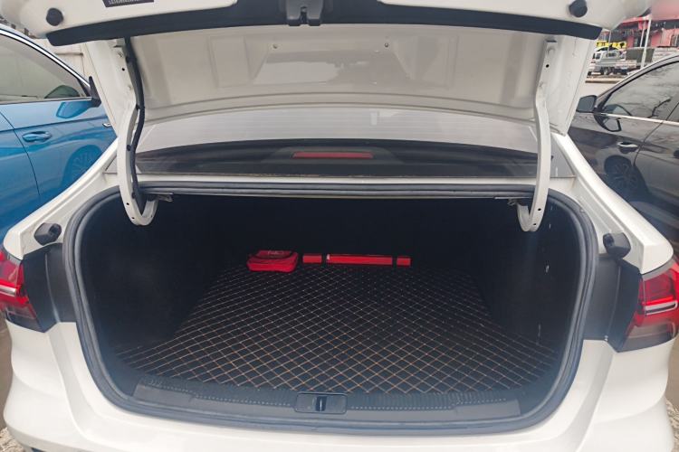 Used Roewe i5 2021 1.5L CVT Diamond Edition
