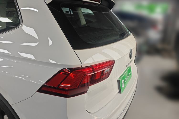 Used Volkswagen Tiguan L 2025 Model Outstanding Version 330TSI Automatic Two-Wheel Drive R-Line Longyao Edition

