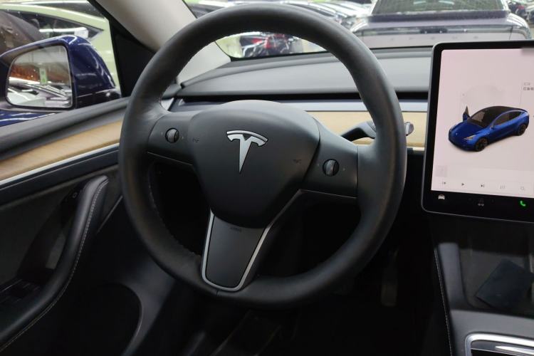 Used Tesla Model Y 2021 Long-Range All-Wheel-Drive Version
