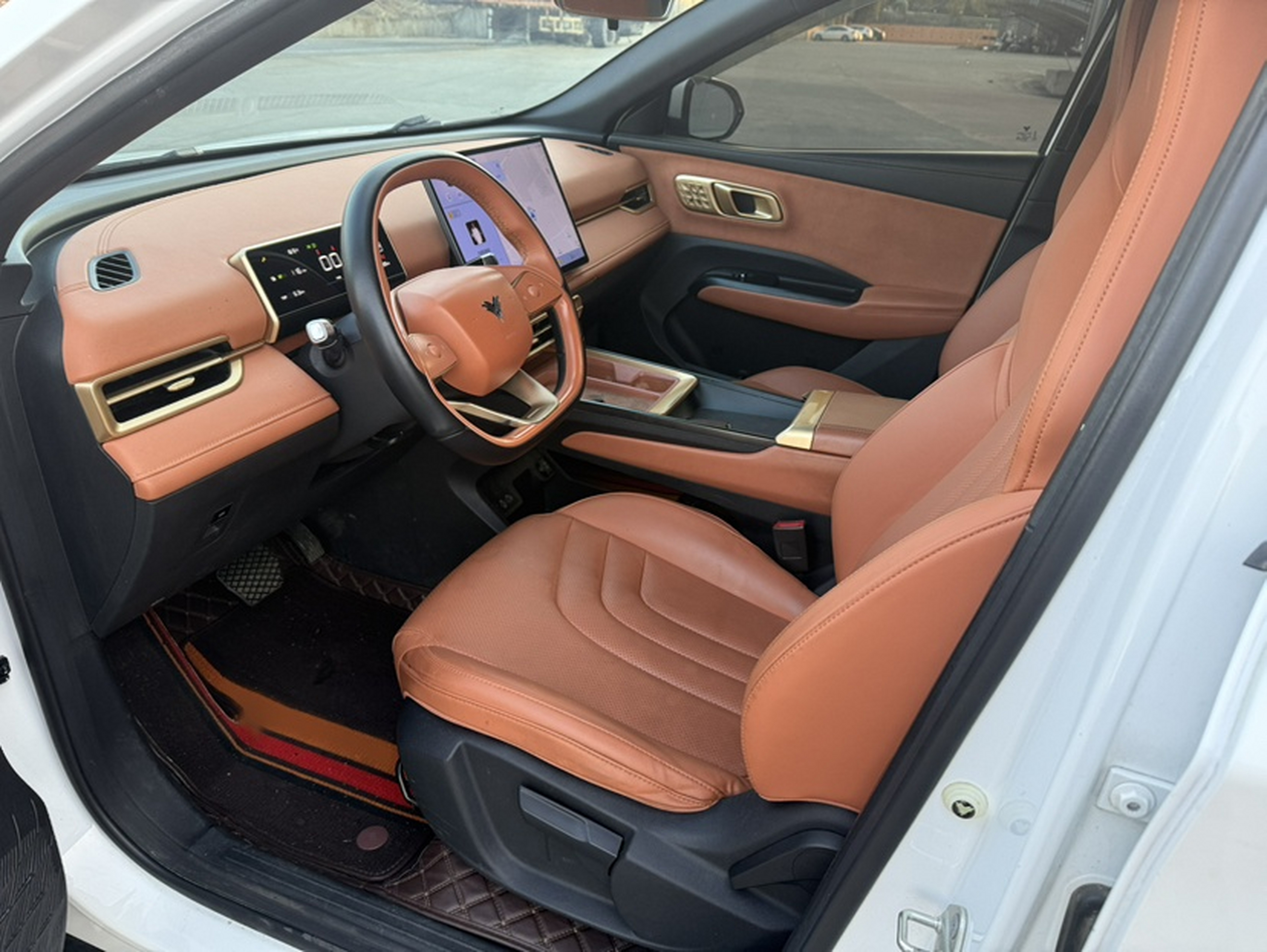 Переднее сиденье в автомобиле