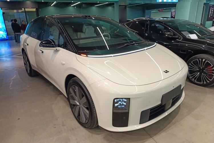 Used Li Auto Li Auto i6 2025 Model Two-Wheel-Drive Standard Type
