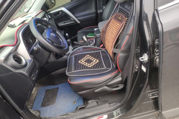 Used Toyota RAV4 2019 2.0L CVT Two-Wheel Drive Fashion X Limited Edition China VI Standard
